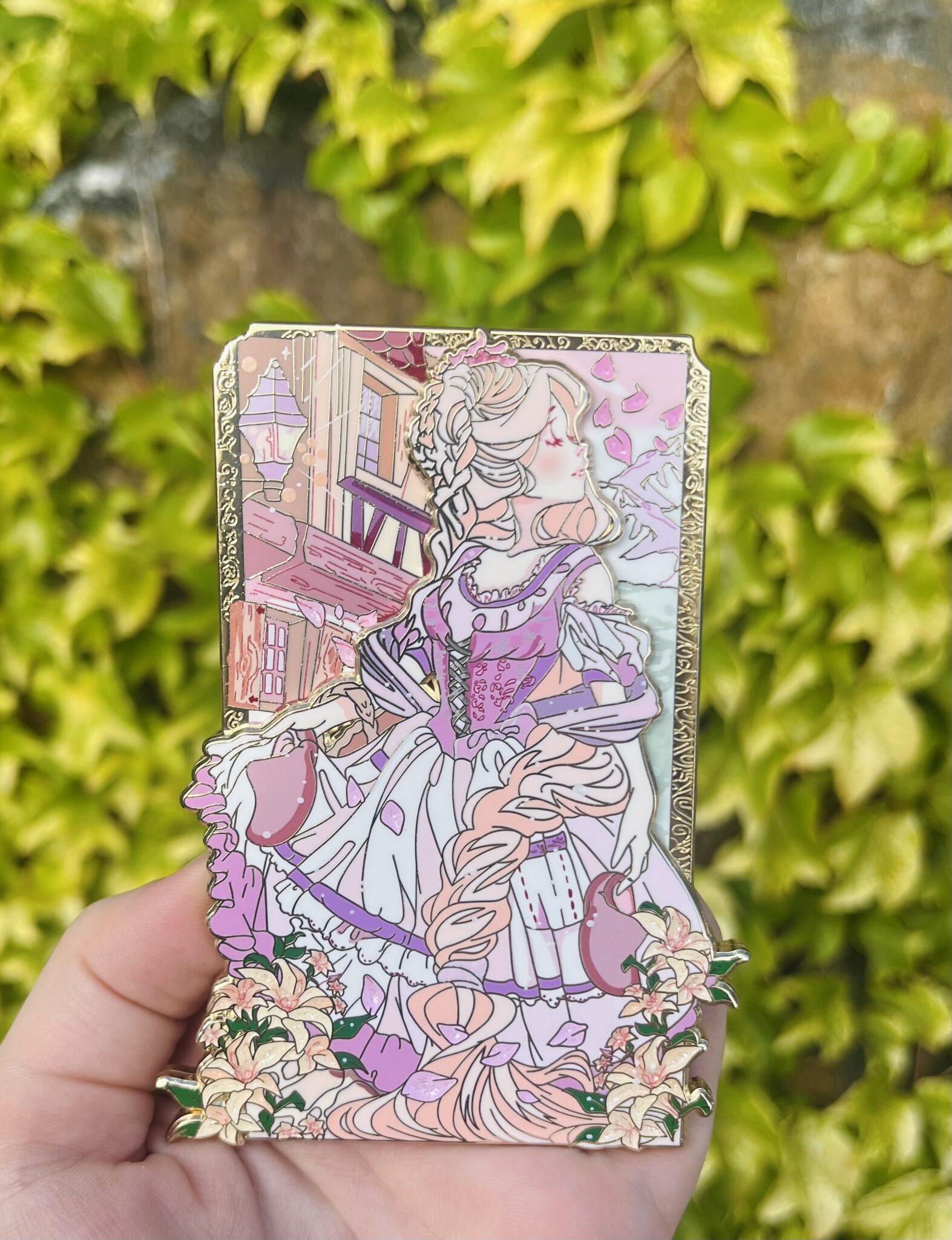 Signature pink traditional princess  in hand